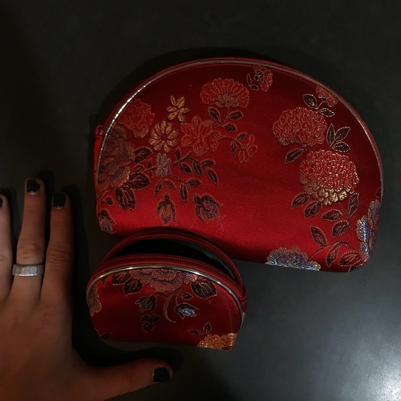 Floral Embroidered Clutch Set - Picture 2 of 2